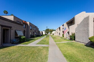 4304 W Solano Dr S in Glendale, AZ - Building Photo - Building Photo