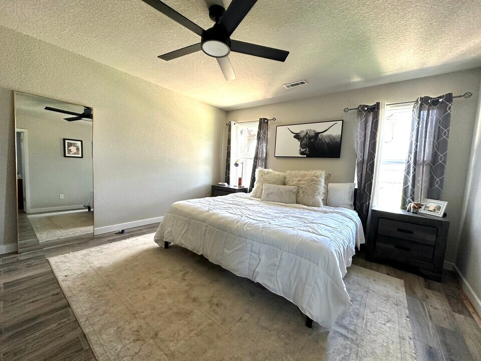 704 NW 67th Ave in Bentonville, AR - Building Photo