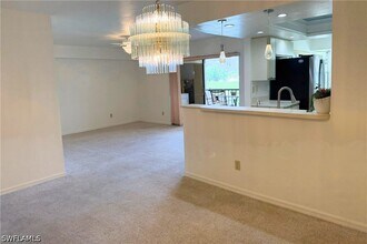 7360 St Ives Way in Naples, FL - Building Photo - Building Photo