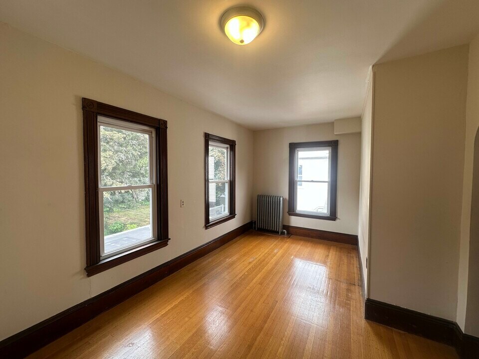 72 Thurston St in Somerville, MA - Building Photo