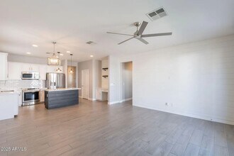 598 Hazelnut Ln in Queen Creek, AZ - Foto de edificio - Building Photo