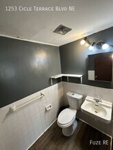 1253 Circle Terrace Blvd NE in Minneapolis, MN - Building Photo - Building Photo