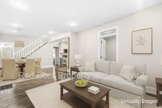 property at 2028 Hoyt Ave