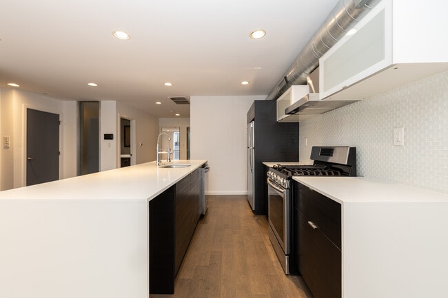 1422 N 7th St, Unit 3 in Philadelphia, PA - Building Photo - Building Photo