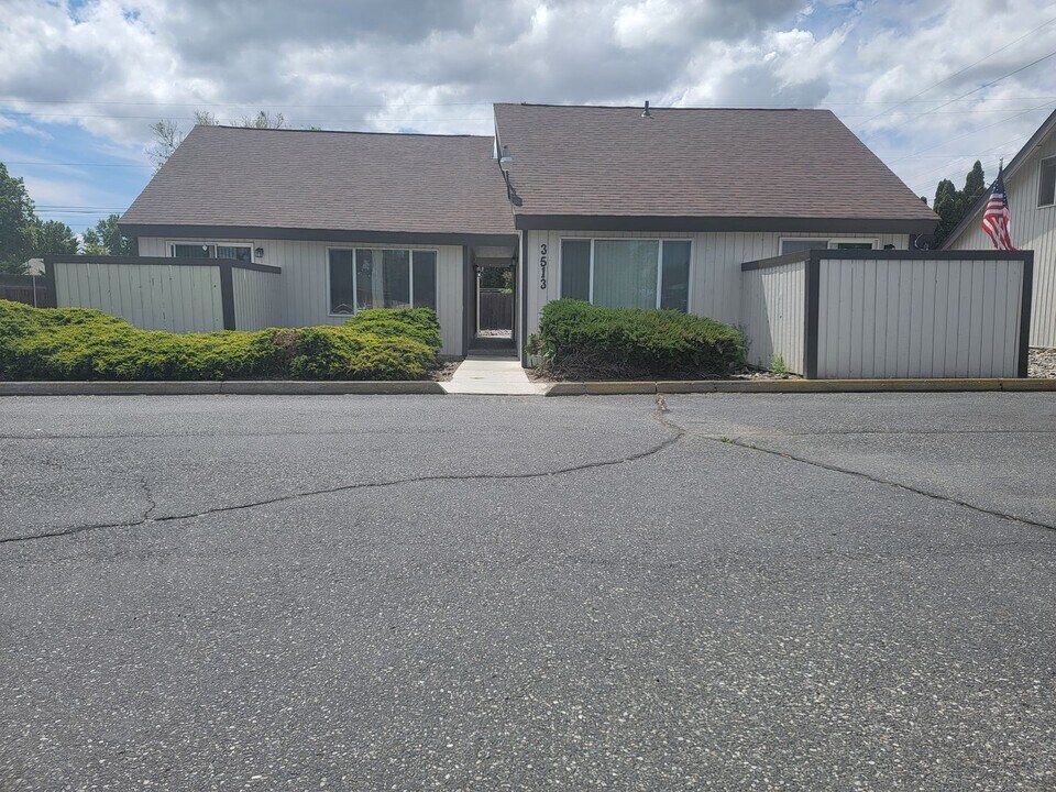 3513 W 4th Ave in Kennewick, WA - Building Photo