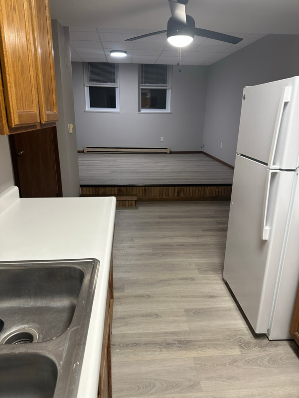 16 N Hill St, Unit 16 S Hill St D in Fountain City, WI - Building Photo - Building Photo