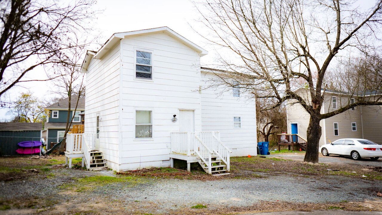 10 Fisher Pl in Durham, NC - Building Photo