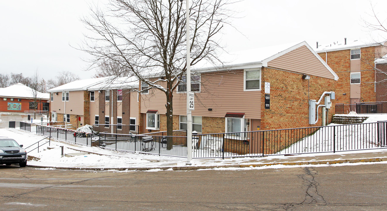 Homewood North in Pittsburgh, PA - Building Photo