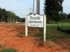 Westside Apartments in Charlotte, NC - Foto de edificio - Building Photo