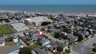 1614 Ave N Ursuline St in Galveston, TX - Building Photo