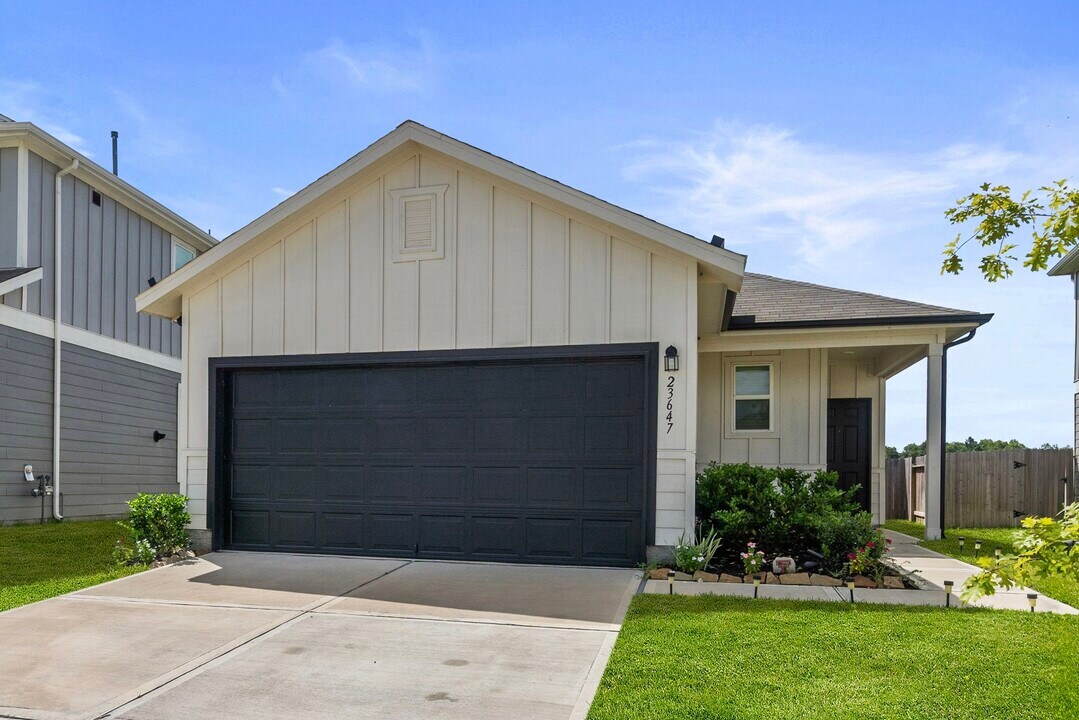 23647 Cranberry Grader Ln in Hockley, TX - Building Photo
