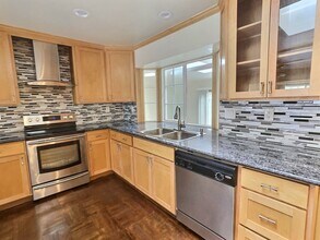 587 Harriet Ave in Campbell, CA - Building Photo - Building Photo