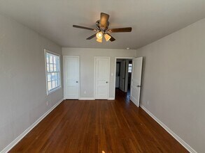 734 Donaldson Ave in San Antonio, TX - Foto de edificio - Building Photo