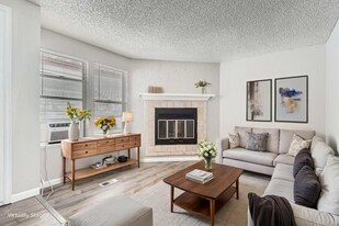 983 S Pitkin Ct in Aurora, CO - Building Photo