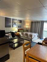 5712 Shanty Creek Rd in Bellaire, MI - Building Photo