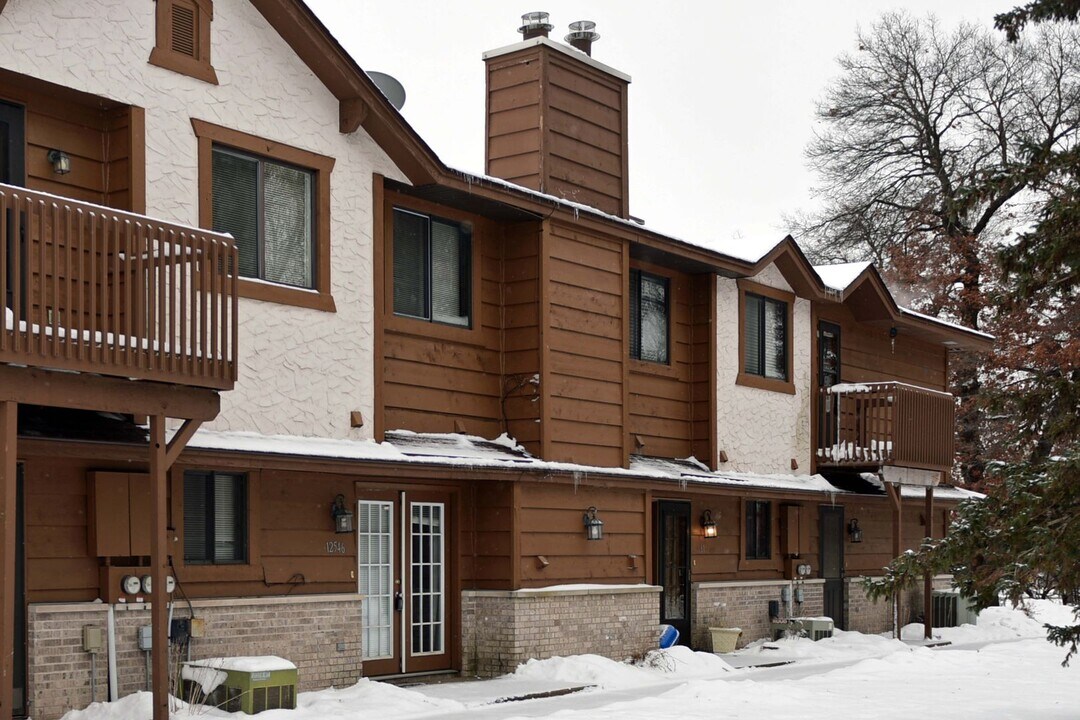 12546 Alder St NW in Minneapolis, MN - Building Photo