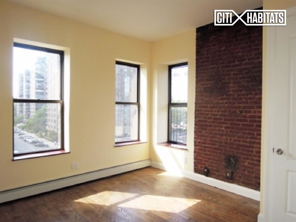 2159 5th Ave-Unit -3C in New York, NY - Building Photo