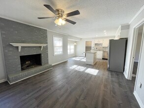 306 Lloydwood Dr in West Columbia, SC - Building Photo - Building Photo