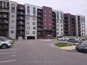 4-104 Spice Wy in Barrie, ON - Building Photo - Building Photo