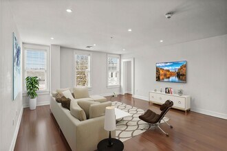 409 Greenwich Ave in Greenwich, CT - Building Photo - Building Photo