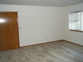 7222 Dixon St in Forest Park, IL - Building Photo - Building Photo