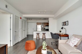 8421 Broad St in McLean, VA - Building Photo - Building Photo