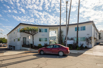 Pacific Apartment Homes in El Segundo, CA - Building Photo - Building Photo