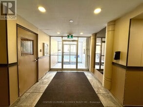 2095 Roche Ct in Mississauga, ON - Building Photo - Building Photo