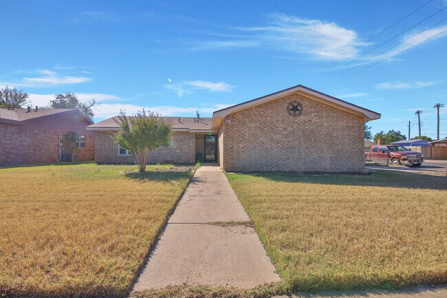 5625 Amherst St in Lubbock, TX - Building Photo - Building Photo