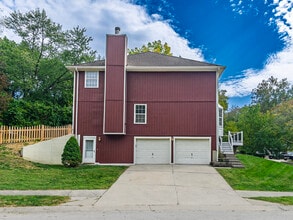 5421 NW Walden Dr in Kansas City, MO - Building Photo - Building Photo