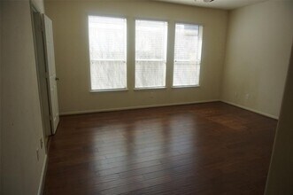 7450 Oakwood Canyon Dr in Cypress, TX - Building Photo - Building Photo