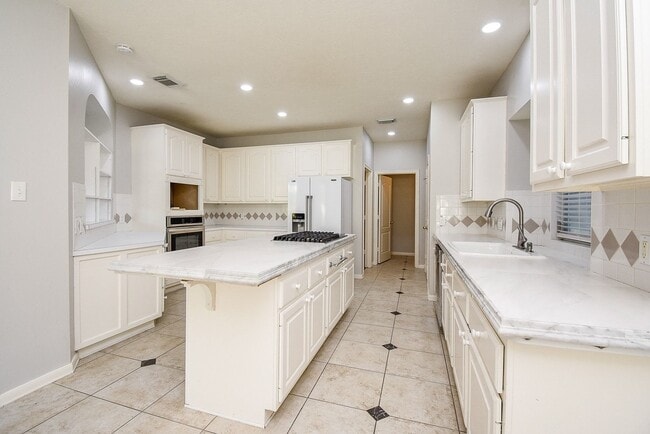 property at 2810 Grassy Knoll Ct