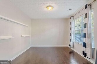 9122 S Sterling Lakes Dr in Covington, GA - Building Photo - Building Photo