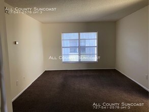 7601 35th St N-Unit -B in Pinellas Park, FL - Foto de edificio - Building Photo