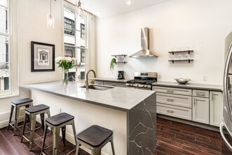 210 Decatur St, Unit 210 Decatur #401 in New Orleans, LA - Building Photo - Building Photo