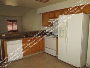 144 S Mulberry St in Florence, AZ - Foto de edificio - Building Photo