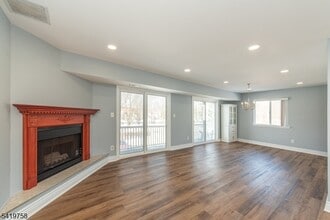 56 Woods Edge Dr in Roxbury Township, NJ - Building Photo - Building Photo