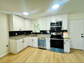 901 Leeper Dr in Denison, TX - Foto de edificio - Building Photo