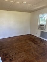 907 E 14th St in Ada, OK - Building Photo