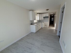 12327 S Parnell Ave in Chicago, IL - Building Photo - Building Photo