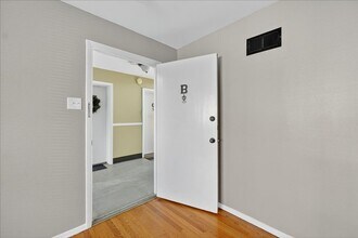2630 Hope Ave in Maplewood, MO - Building Photo - Building Photo