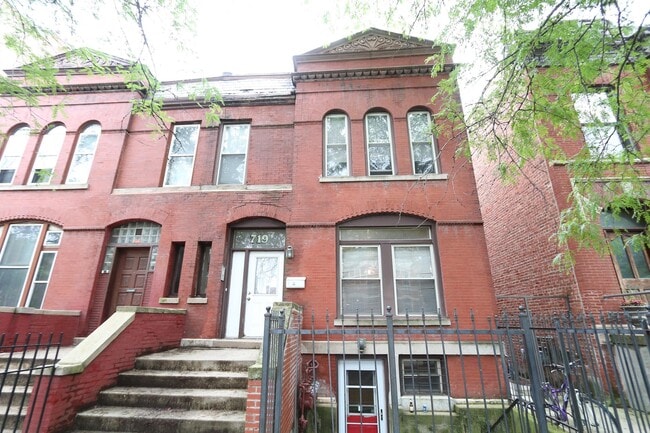 719 S Loomis St, Unit 2