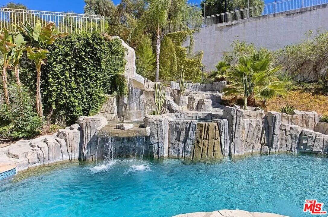 4434 Grimes Pl in Los Angeles, CA - Building Photo