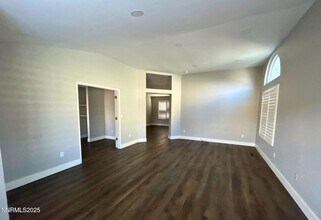 8657 Silver Shores Dr in Reno, NV - Foto de edificio - Building Photo