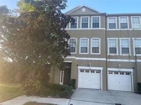 3002 Pointeview Dr in Tampa, FL - Building Photo