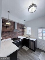 1111 Duke St in Alexandria, VA - Building Photo