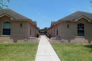 1014 Stonehaven Blvd, Unit 3 in Edinburg, TX - Building Photo