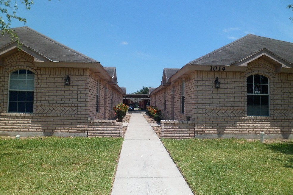 1014 Stonehaven Blvd, Unit 3 in Edinburg, TX - Building Photo