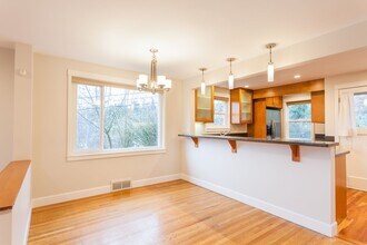 3046 13th Ave W in Seattle, WA - Building Photo - Building Photo