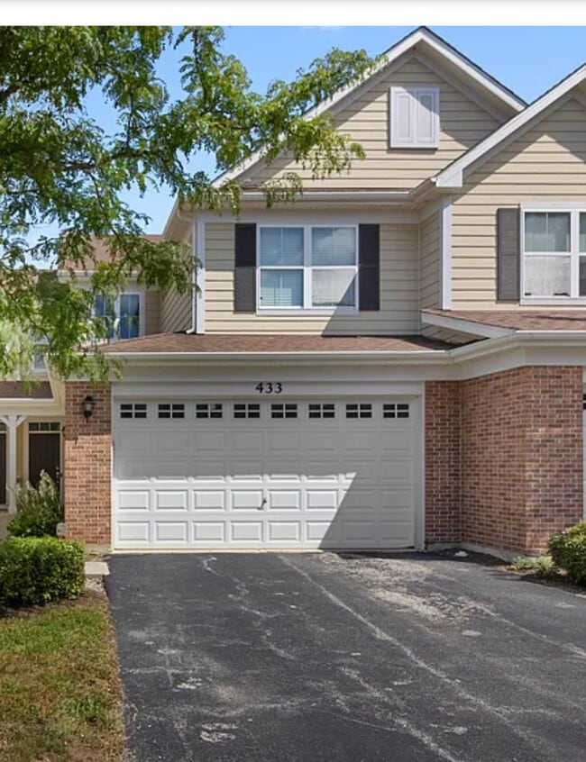 property at 433 Acushnet St